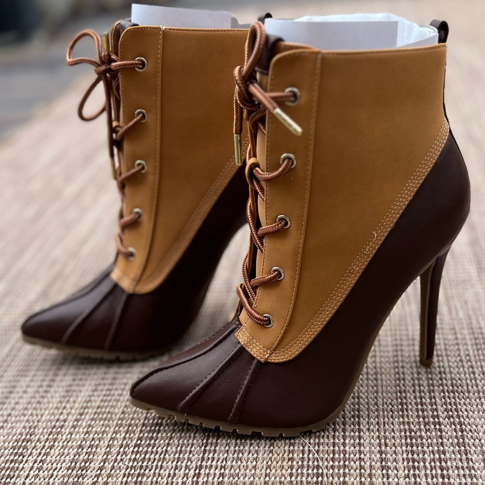 NWOT - Shiela Stiletto Duck Bootie- Shoe Dazzle